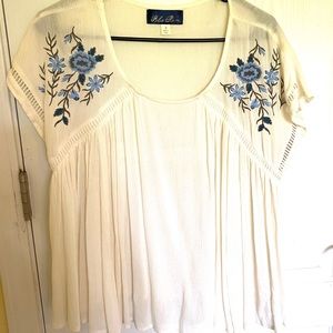 Francessas short sleeve top with blue flowers